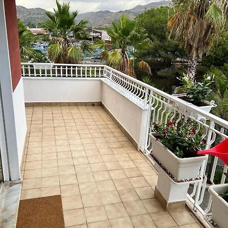 Relaxing Apartments Giardini Naxos Exterior photo